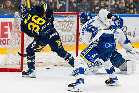 HV71s Martin Johnsen gör 2-0