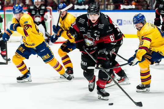 Malmö Redhawks Fredrik Händemark mot Djurgårdens Jacob