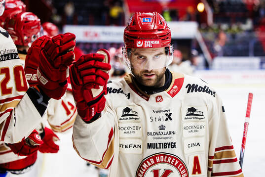 Kalmars Gabriel Olsson jublar