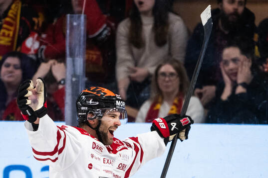 Örebros Kalle Miketinac jublar