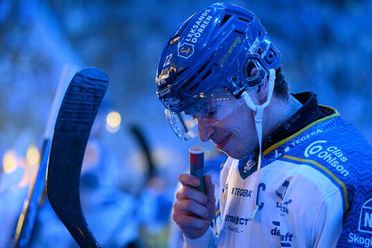 Leksands Lukas Vejdemo luktar på luktsalt