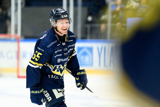 HV71s Andreas Borgman jublar
