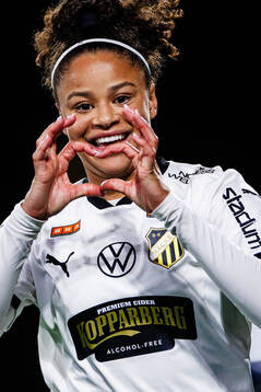 Häckens Felicia Schröder jublar