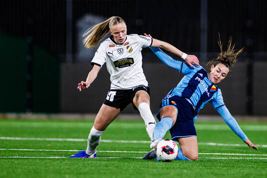 Häckens Thelma Karen Palmadottir och Djurgårdens Lucia