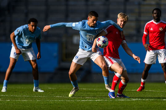 Malmö FFs Jovan Milosavljevic och Kalmars Carl Gustafsson