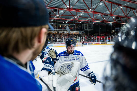 Karlskogas Alexander Ljungkrantz jublar