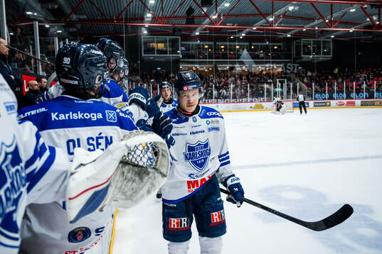 Karlskogas Tim Barkemo jublar