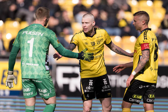 Elfsborgs målvakt Tim Erlandsson, Thomas Isherwood och