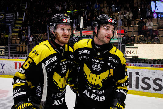 Västerås Oskar Kvist och Henrik Malmström jublar