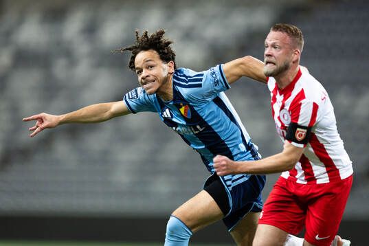 Djurgårdens Mikael Anderson och Degerfors Daniel Sundgren