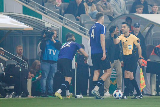 Sirius Tobias Anker och assisterande domare Daniel