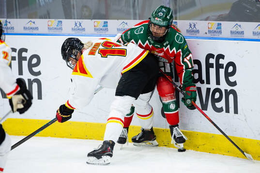 Brynäs Mina Waxin och Frölundas Sofie Lundin