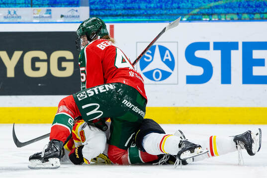 Frölundas Paula Bergström och Brynäs Tilde Sundnäs