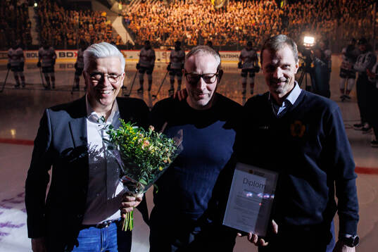 Peastipendiet delas ut av Pea Israelsson och klubbdirektör