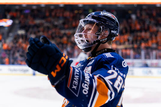 Växjös Hugo Gustafsson jublar