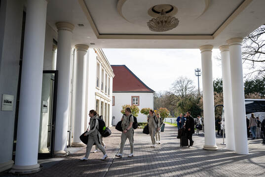 Anna Anvegård and goalkeeper Fanney Birkisdottir