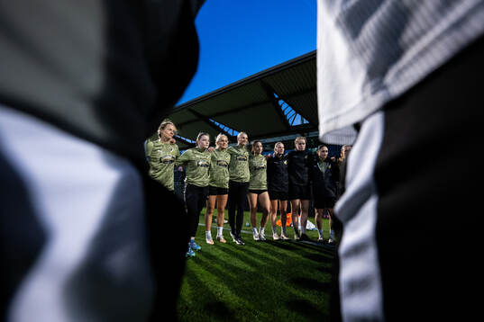Aivi Luik, goalkeeper Disa Hellwig, Alva Selerud, Stine