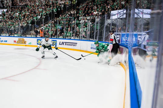 Färjestads Magnus Nygren och Rögles Lubos Horky