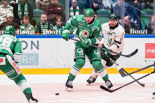 Rögles Dennis Everberg och Färjestads Radim Zohorna