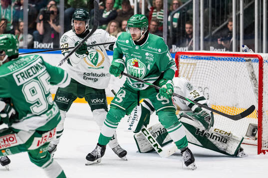 Färjestads Magnus Nygren och Rögles Dennis Everberg