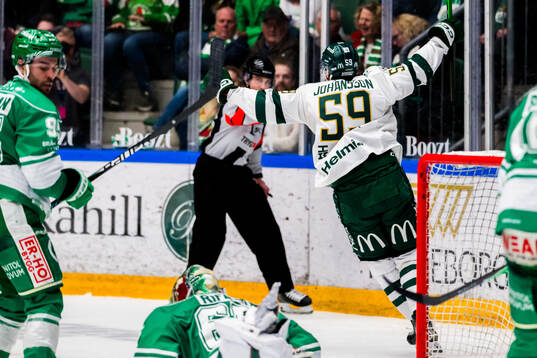 Färjestads Linus Johansson jublar