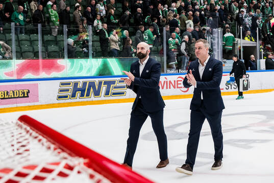 Rögles assisterande tränare Taylor Matson och tränare