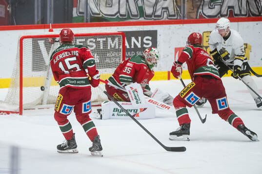 Modos målvakt Adam Werner