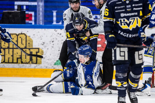 HV71s Hugo Fransson och Leksands Tinus Luc Koblar