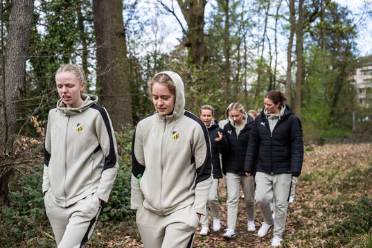 Thelma Pálmadottir and goalkeeper Fanney Birkisdottir