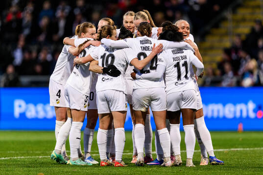 Alva Selerud of Häcken celebrates scoring 0-1
