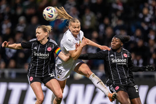 Marthine Østenstad and Nicole Anyomi of Eintracht