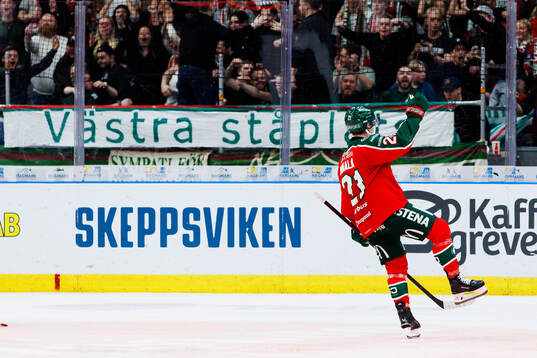 Frölundas Jere Innala jublar