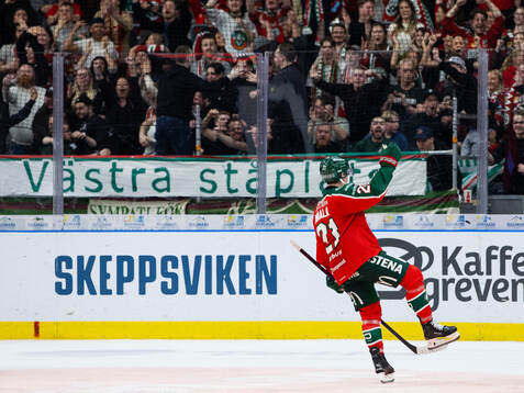 Frölundas Jere Innala jublar