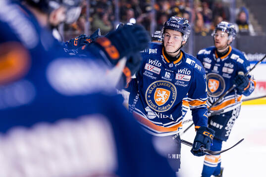 Växjös Leo Sahlin Wallenius jublar