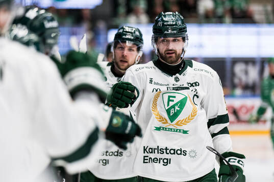 Färjestads Linus Johansson jublar