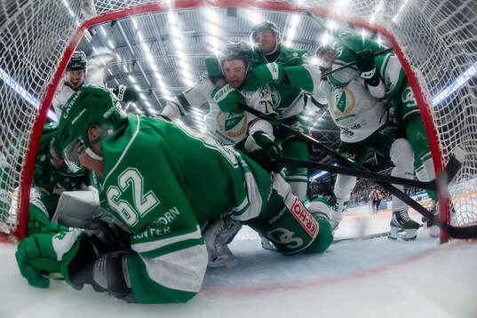 Färjestads Viktor Lodin och Rögles Calle Själin