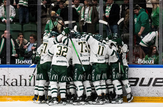 Färjestads spelare jublar