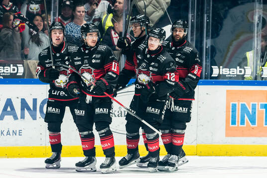 Malmö Redhawks Linus Öberg jublar