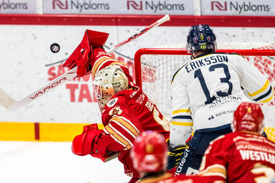 Kalmars målvakt Jacob Crespin och Södertäljes Henrik