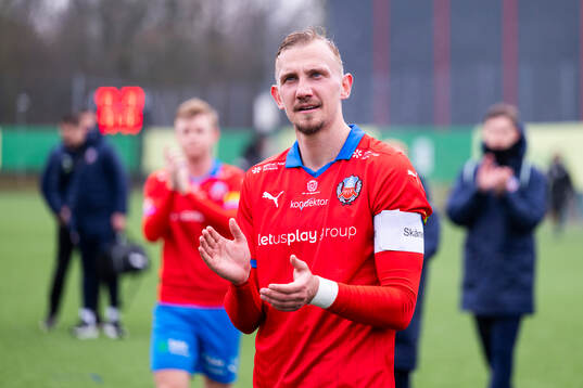 Helsingborgs Jakob Voelkerling Persson ytackar publiken