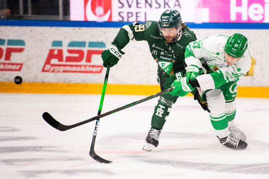 Färjestads Linus johansson och Rögles Albin Sundsvik