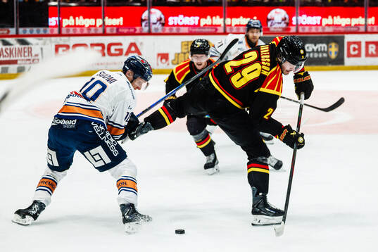 Växjös Eemeli Suomi  och Brynäs Axel Andersson