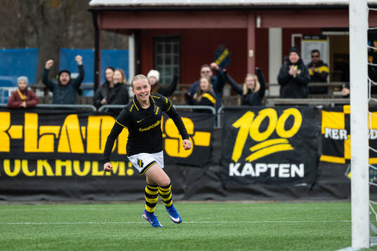 AIKs Nova Selin jublar