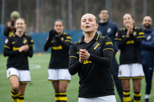 AIKs Nova Selin tackar publiken