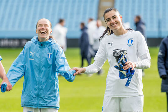 Malmö FFs Karoline Olesen och målvakt Zecira Musovic