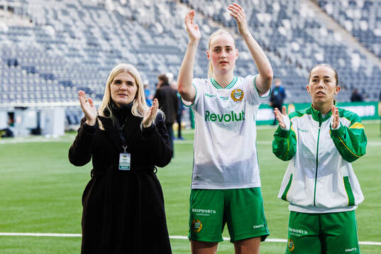 Hammarbys målvakt Emma Holmgren, Emilie Bragstad och