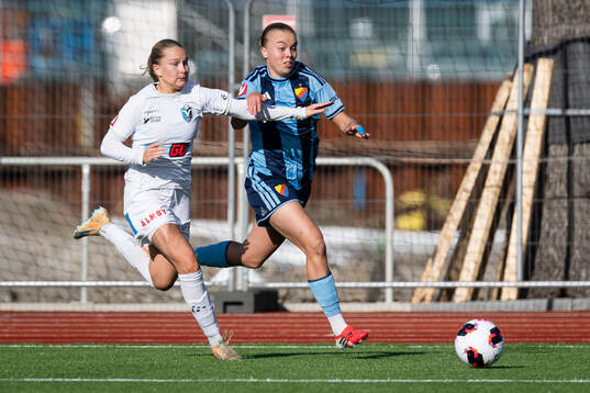 Växjö DFFs Tilda Sandén och Djurgårdens Elin Westlund