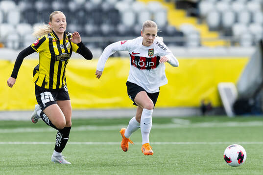 Häckens Tilde Karlsson och Brommapojkarnas Adelina Engman