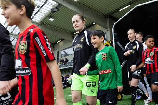 Häckens målvakt Fanney Birkisdottir