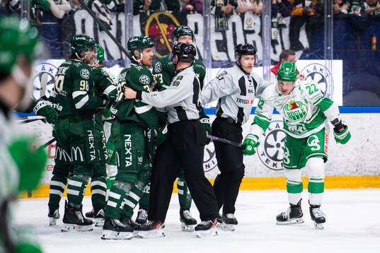 Rögles Fredrik Olofsson och Färjestads Magnus Nygren